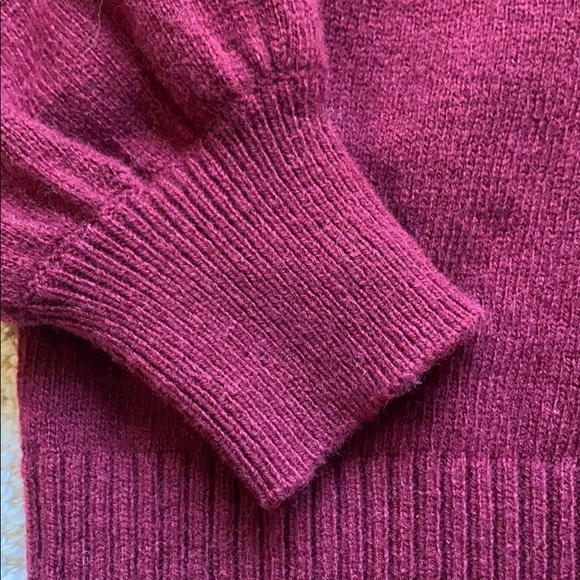 Crewneck sweater with shoulder buttons, size XS. - Picture 5 of 6